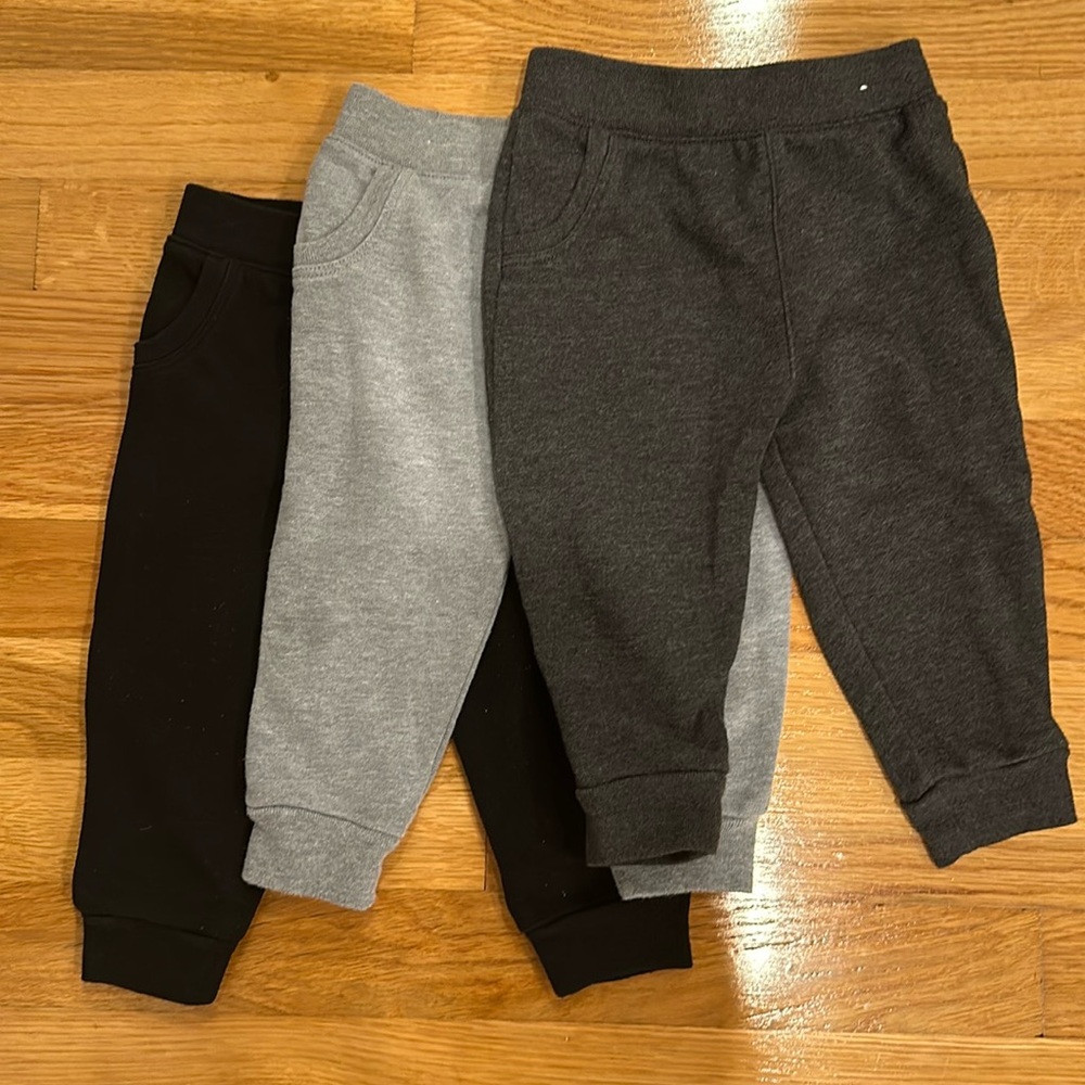 Set of 3 baby sweat pants. 12 months